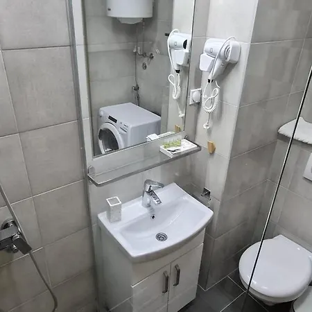 Apartment 15th Corner