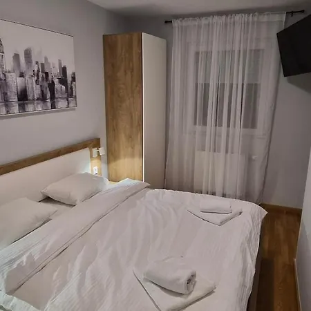 Apartment 15th Corner