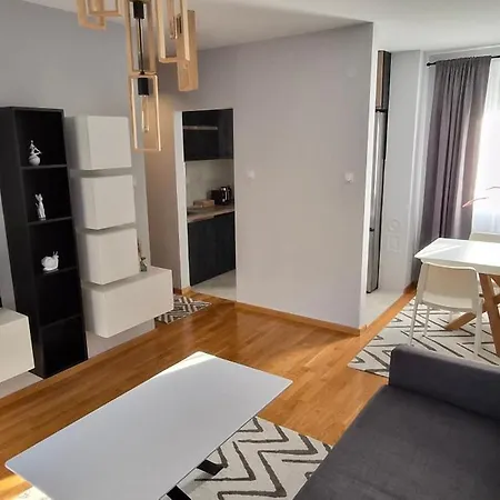 Apartment 15th Corner