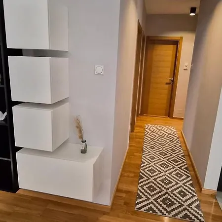15th Corner Apartment Ni