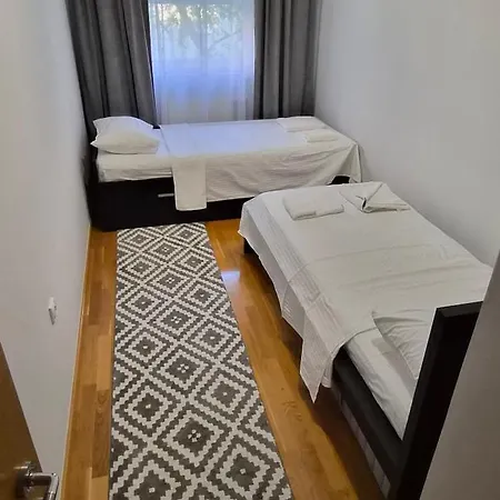 15th Corner Apartment Ni