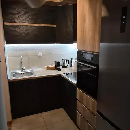 15th Corner Apartment *